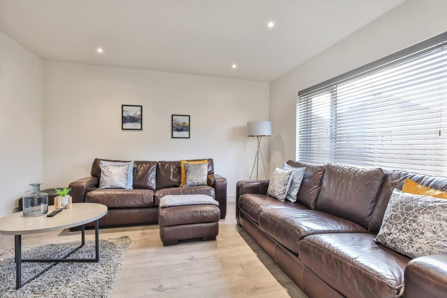 Modern, Cosy Whole House Wifi Close To Attractions Sheffield Exterior photo